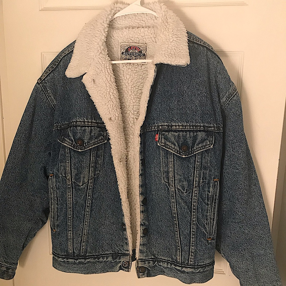 COPY - Vintage Levi’s Jean Jacket!!